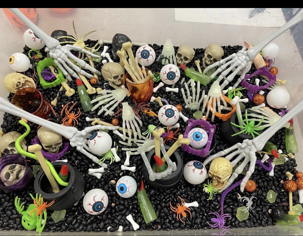 Spooky Skeleton & Eyeball Sensory Dig 👁️🦴