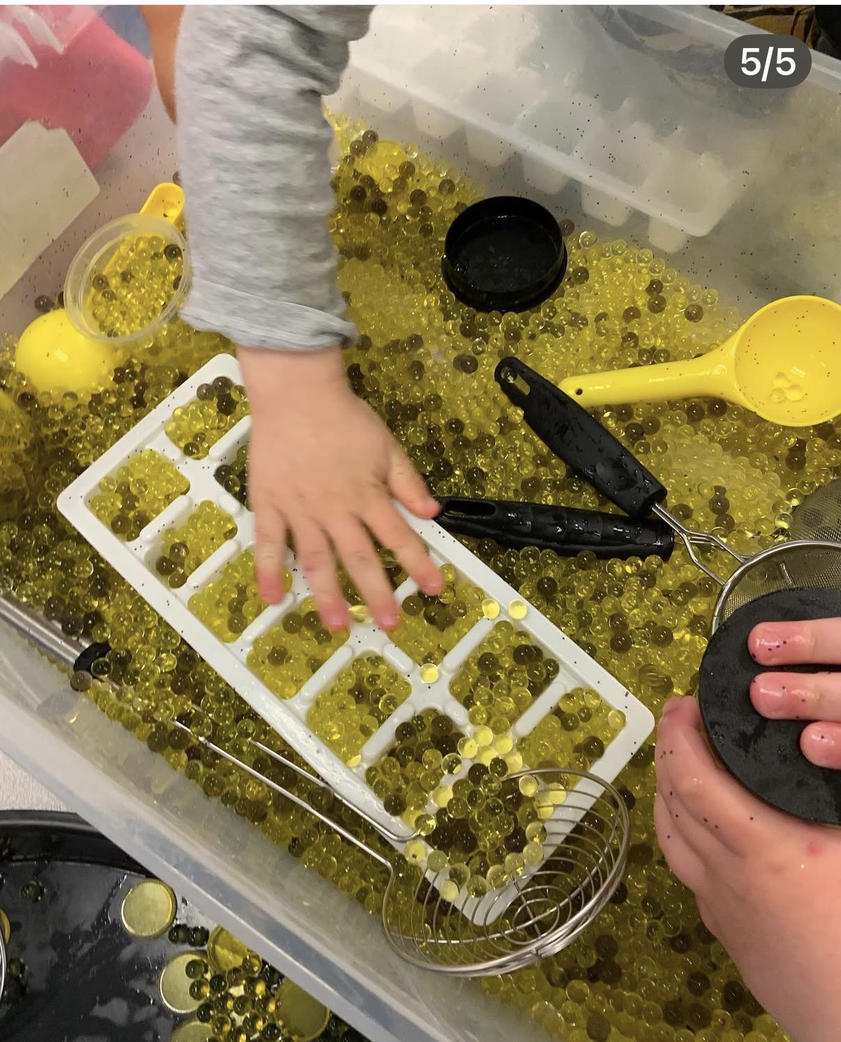 Golden Honey Water Bead Scooping Fun 🍯👐