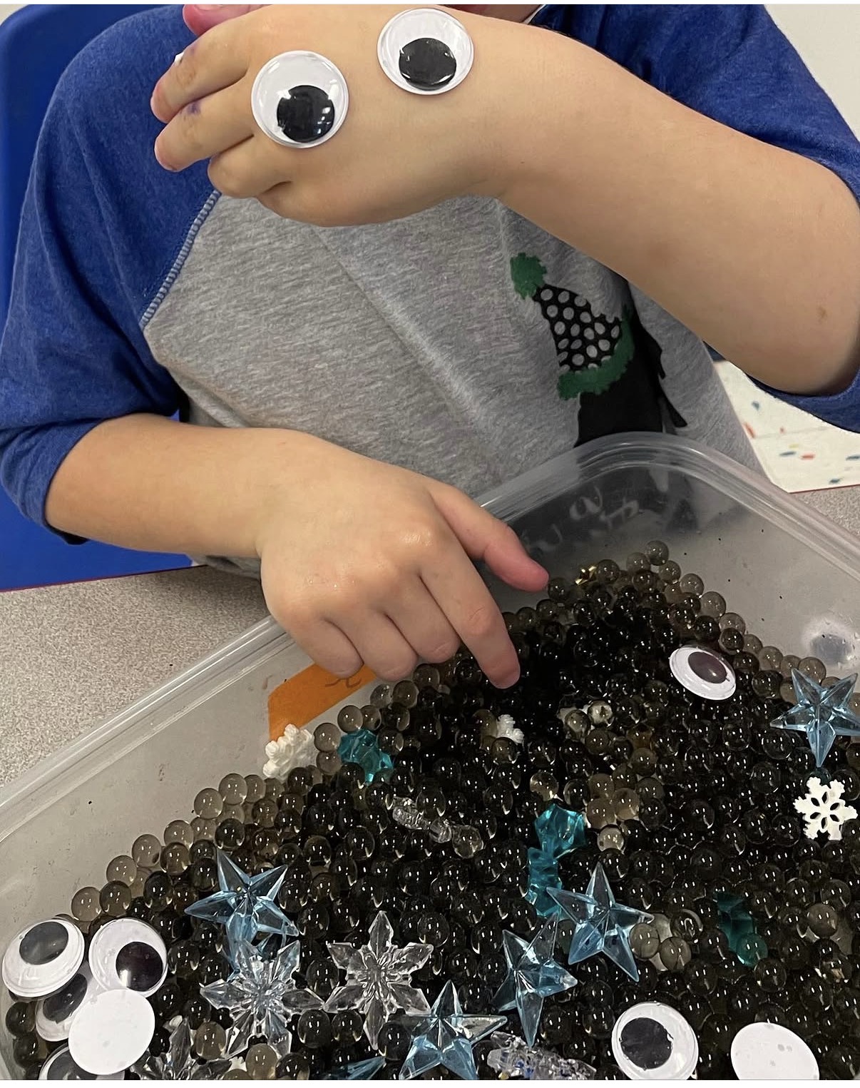 Googly Eye Water Bead Fun 👀🧪