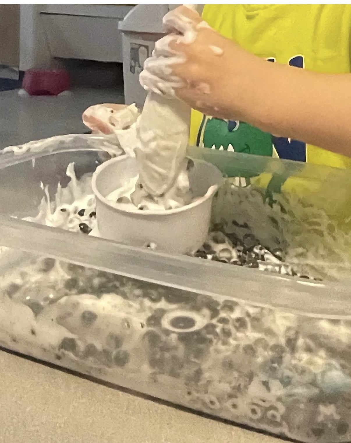 Hands-On Sensory Bin Adventure 🎨